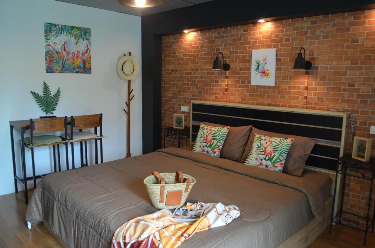 Dawnthaya Ayutthaya House บ้านดอนธยๅ อยุธยา Buitenkant foto