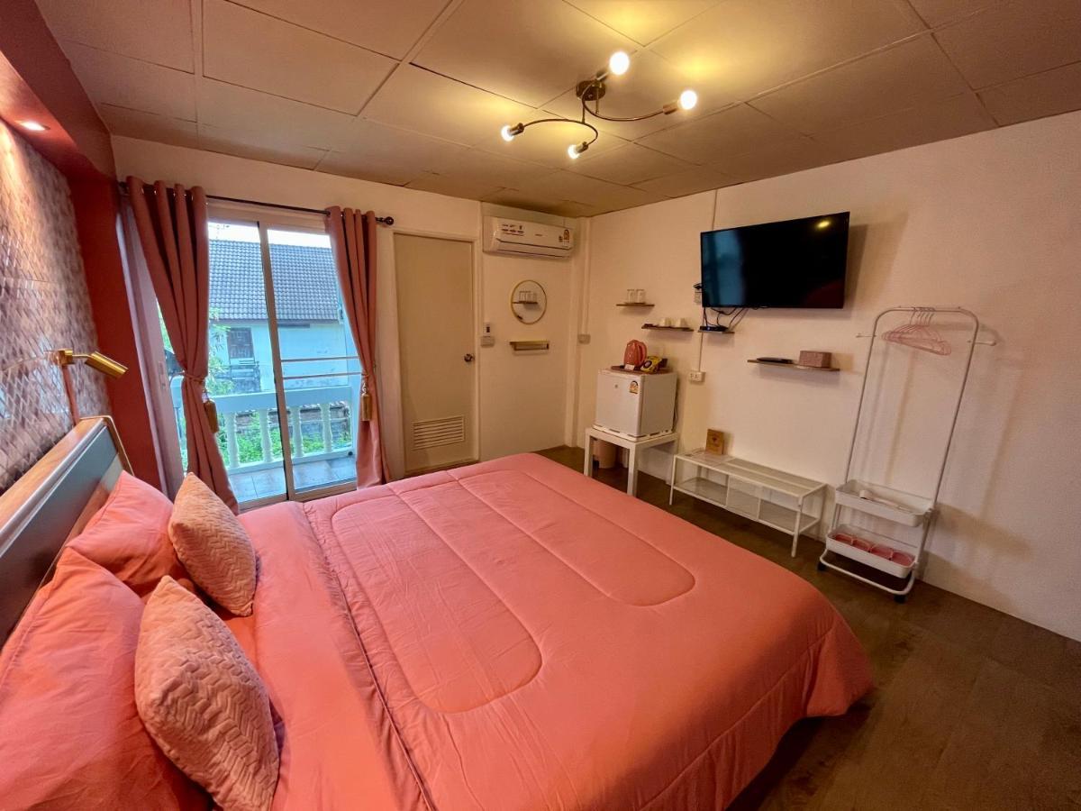 Dawnthaya Ayutthaya House บ้านดอนธยๅ อยุธยา Buitenkant foto
