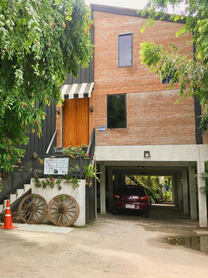 Dawnthaya Ayutthaya House บ้านดอนธยๅ อยุธยา Buitenkant foto